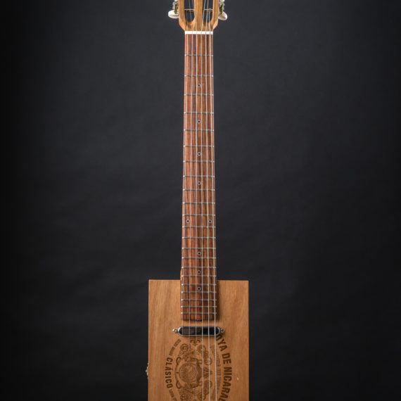 CBG 6-String Lefty "Wolfgang" with Singlecoil-Pickup